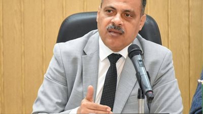 محافظ الشرقية يُقرر إحالة العاملين المقصرين في عملهم بالمنشآت الخدمية للتحقيق ببلبيس ومشتول السوق