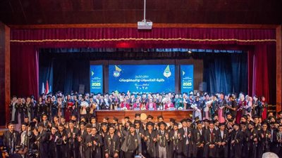 رئيس جامعة طنطا يشهد تخرج الدفعة رقم (٣) من كلية الحاسبات والمعلومات