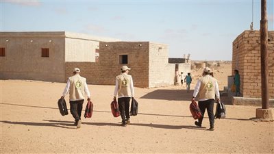 بيت الزكاة يختتم حملة إلى المدرسة بتوزيع 300 ألف حقيبة