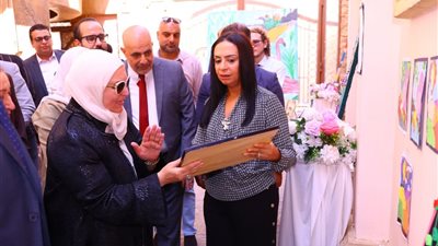 وزيرة التضامن تتفقد أكاديمية ألزهايمر ووحدة 