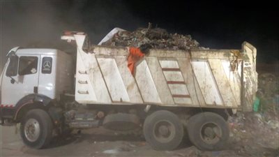 رفع 2000 طن مخلفات من أرض المطاحن بشارع فيصل لتحسين المظهر الحضاري