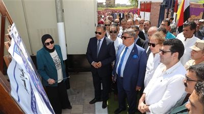 محافظ الشرقية يفتتح مشروع صرف صحي قرية كفر أبو نجم بمركز أبو حماد 