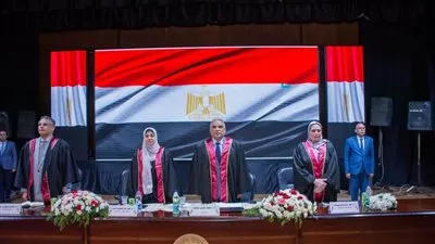 رئيس جامعة طنطا يشهد حفل تخرج الدفعة الـ 11 من برنامج بكالوريوس الصيدلة الإكلينيكية