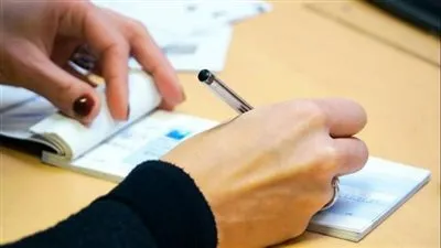 موظفة تتهم 5 أشخاص بإجبارها على توقيع إيصالات أمانة بـ 30 مليون جنيه تحت التهديد بالغربية