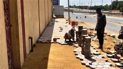 محافظ أسوان يتابع جهود جهاز التعمير لإنهاء مشروع تطوير طريق كيما / السماد بتكلفة 155 مليون جنيه 