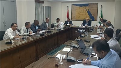 نائب محافظ الجيزة يتابع موقف تسليم وتشغيل مشروعات الأسواق الحضارية ومواقف السرفيس بالصف وأطفيح