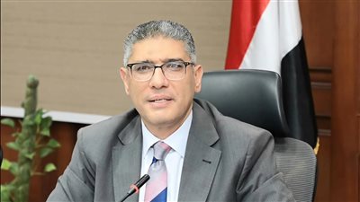 محافظ الجيزة يعلن بدء تطبيق المواعيد الشتوية لفتح وغلق المحال العامة