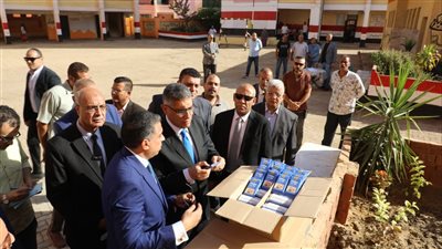 محافظ الجيزة يتابع انتظام الدراسة بعدد من مدارس أبو النمرس