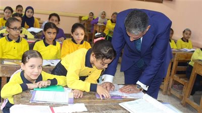 تصحيح اختبارات شهر أكتوبر داخل المدارس تحت إشراف الإدارات التعليمية