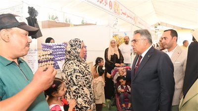 محافظ الدقهلية في جولة تفقدية في المعرض الدائم بالمنصورة..صور 