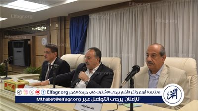 محافظ أسيوط يعلن عن ربط إلكتروني بين الوحدات المحلية وجهاز تنمية المشروعات لتيسير إجراءات تراخيص المحال 