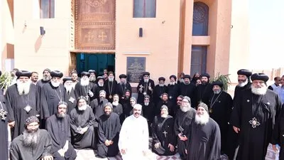 البابا تواضروس يلتقي رهبان دير 