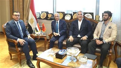 وزير الإسكان يلتقي السفير المغربي لبحث أوجه التعاون بين مصر والمغرب