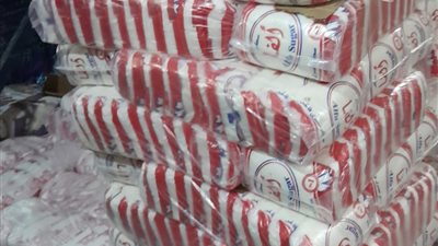 تموين القليوبية يضبط 10 أطنان سكر ومواد غذائية غير مطابقة 