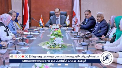 محافظ سوهاج: يترأس اجتماع اللجنة الدائمة لمناهضة العنف ضد المرأة