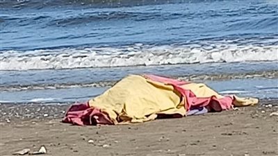 أخرجتها الأمواج.. العثور على جثة سيدة بشاطئ بورسعيد في ظروف غامضة