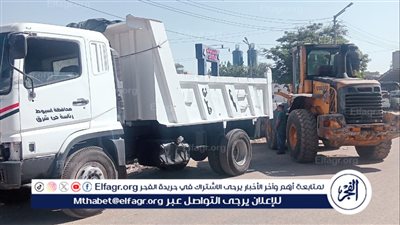 حملات مكبرة لرفع المخلفات بمناطق التحكم المركزي والوليدية بحي شرق أسيوط 