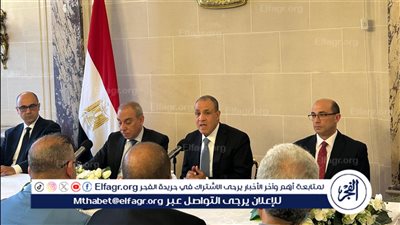 وزير الخارجية والهجرة يلتقي بأعضاء الجالية المصرية في باريس