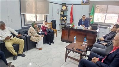 وفد من الوزارة لمناقشة ما يخص مدارس التعليم الفني لتطوير البرامج الدراسية 