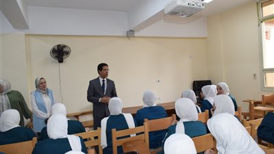 رئيس جامعة بنها يتابع سير الدراسة بالمعهد الفني للتمريض ويشيد بدور “ملائكة الرحمة”