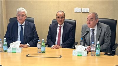 عبدالعاطي وعاشور من 