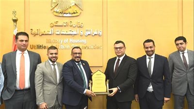 وزير الإسكان يبحث سبل تعزيز التعاون مع جمعية المطورين العقاريين