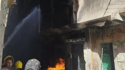 السيطرة على حريق مخزن زيوت بمسطرد وإصابة ثلاثة أشخاص في القليوبية