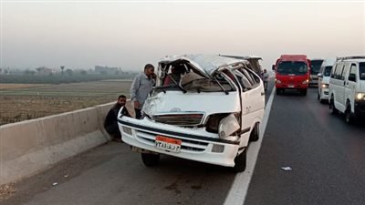 إصابة 9 أشخاص في تصادم سيارتين بالطريق الحر بالقليوبية