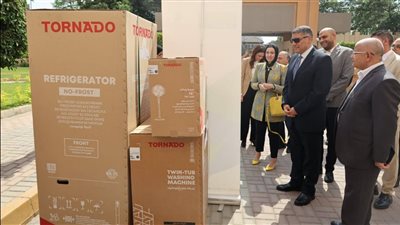 محافظ الجيزة يُسلّم 10 فتيات مقبلات على الزواج أجهزة كهربائية 
