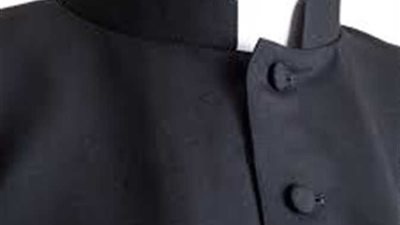 مناشدة لتسجيل الزي الكهنوتي الأرثوذكسي وتجريم من يرتديه بغير وجه حق