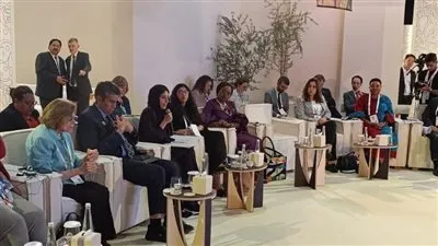 منال عوض تشارك فى الجلسة الحوارية حول وعد الطبيعة للمناخ والإنسان