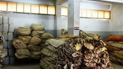 محافظ أسوان يتابع جاهزية مراكز الإغاثة وتطوير الأصول والمقرات