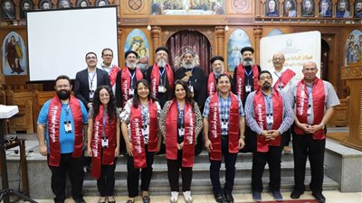 نيافة الأنبا رافائيل يجتمع بمجلس إدارة مركز 