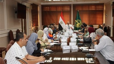 محافظ القليوبية يترأس اجتماع المناطق الصناعية ويوجه بالتيسير على المستثمرين