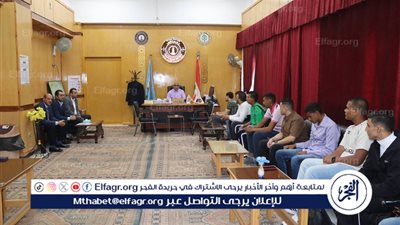 عميد كلية اللغة العربية بجامعة الازهر بأسيوط يعقد الاجتماع الأول لمجلس الكلية 