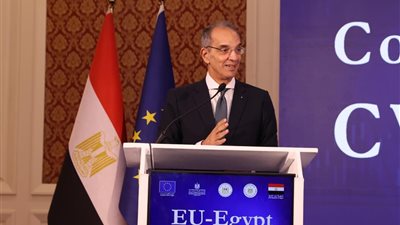 وزير الاتصالات: تنفيذ عدد من المشروعات لتوظيف تكنولوجيا المعلومات وتقنيات الذكاء الاصطناعى فى إدارة الموارد المائية