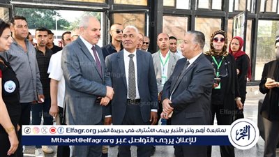 رئيس جامعة قناة السويس يشهد انطلاق الحملة الترويجية لخدمات البريد المصري بمشاركة أسرة طلاب من أجل مصر 