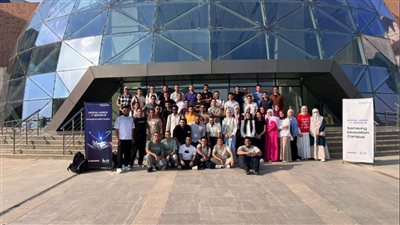 بالتعاون مع 