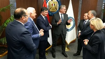 وزير البترول والثروة المعدنية يشهد توقيع تمديد عقد تنمية حقل بلطيم شرق بين هيئة البترول وشركتي 