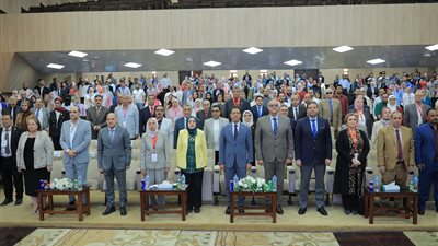 محافظ القليوبية ورئيس جامعة بنها يفتتحان المؤتمر السنوي الرابع للدراسات العليا في العلوم الإنسانية