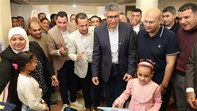 محافظ الجيزة يشهد انطلاق فعاليات القافلة العلاجية والتنموية الشاملة لجامعة القاهرة بالواحات البحرية