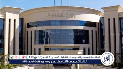 إنهاء خدمة فرد شرطة لتجاوزه تجاه أحد المواطنين فى أسيوط 