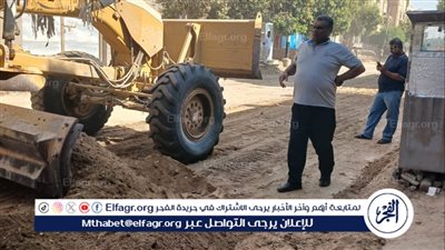 حملات مكبرة لتمهيد وتسوية الشوارع بقرى مركز الغنايم فى أسيوط 
