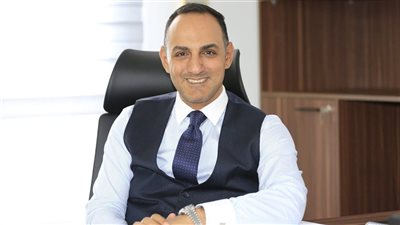 بعد تراجع الأوقية أكثر من 5%.. خبير اقتصادي يتوقع موجة صعود جديدة للذهب قريبًا