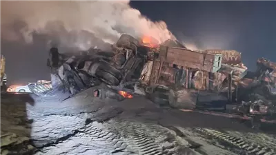 اشتعال مركبتين وتفحم 15 شخصًا كانوا بداخلهما