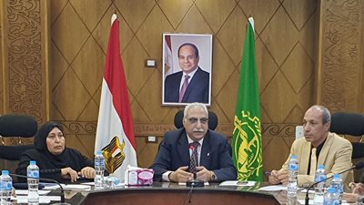 اجتماع بمديرية تعليم القليوبية لبحث آليات تطوير التعليم المزدوج وتذليل معوقاته