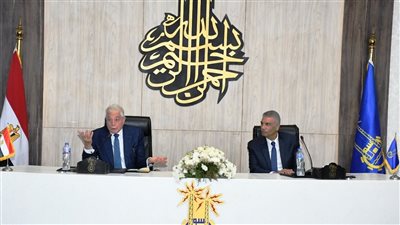 فى حضور مستشار رئيس الجمهورية للتنمية المحلية.. محافظ أسوان يستعرض إنجازات عامٍ حافل بالتنمية والمشروعات القومي