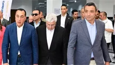 رئيس الوزراء يستمع لشرح تفصيلي عن جهود الشركة المصرية لبلوكات الأنود الكربونية بالسخنة