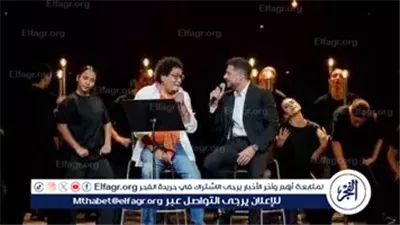 محمد منير يتألق في “وطن السلام” ويشيد بدعم مصر لفلسطين: “أغنيتي من القلب إلى كل العرب”