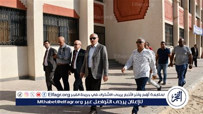 رئيس جامعة قناة السويس يتفقد انتظام الدراسة وتطوير الخدمات التعليمية بكلية الآداب والعلوم الإنسانية